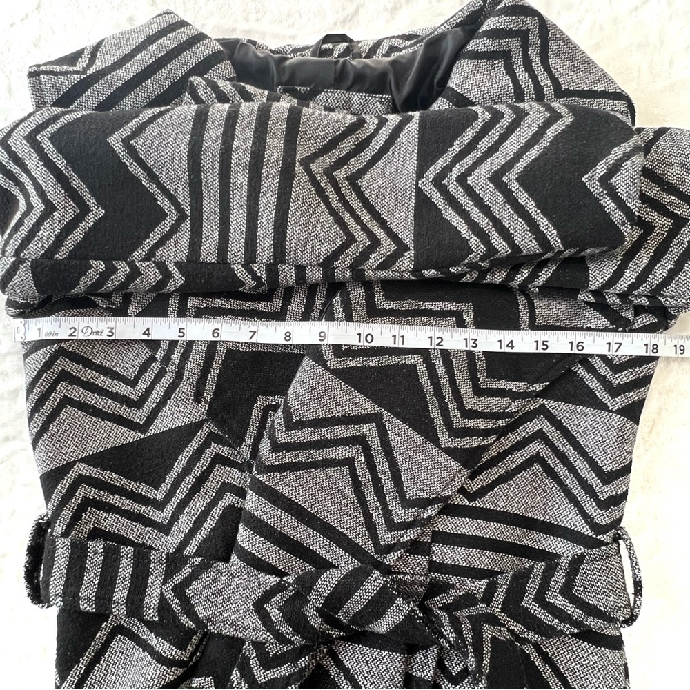 Wool Blend Coat Belted Wrap Geometric Zigzag Charlotte Russe Black Gray Small S - Picture 13 of 15